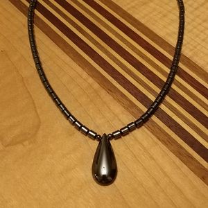 NWOT Hematite teardrop necklace